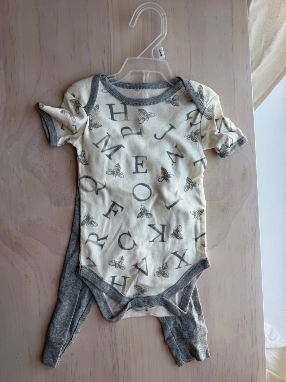 Burt’s Bees Alphabet Short Sleeve Onesie - Cream & Gray